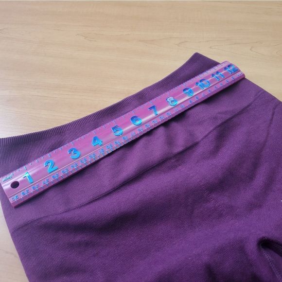Fabletics purple ruched leggings - Picture 4 of 5